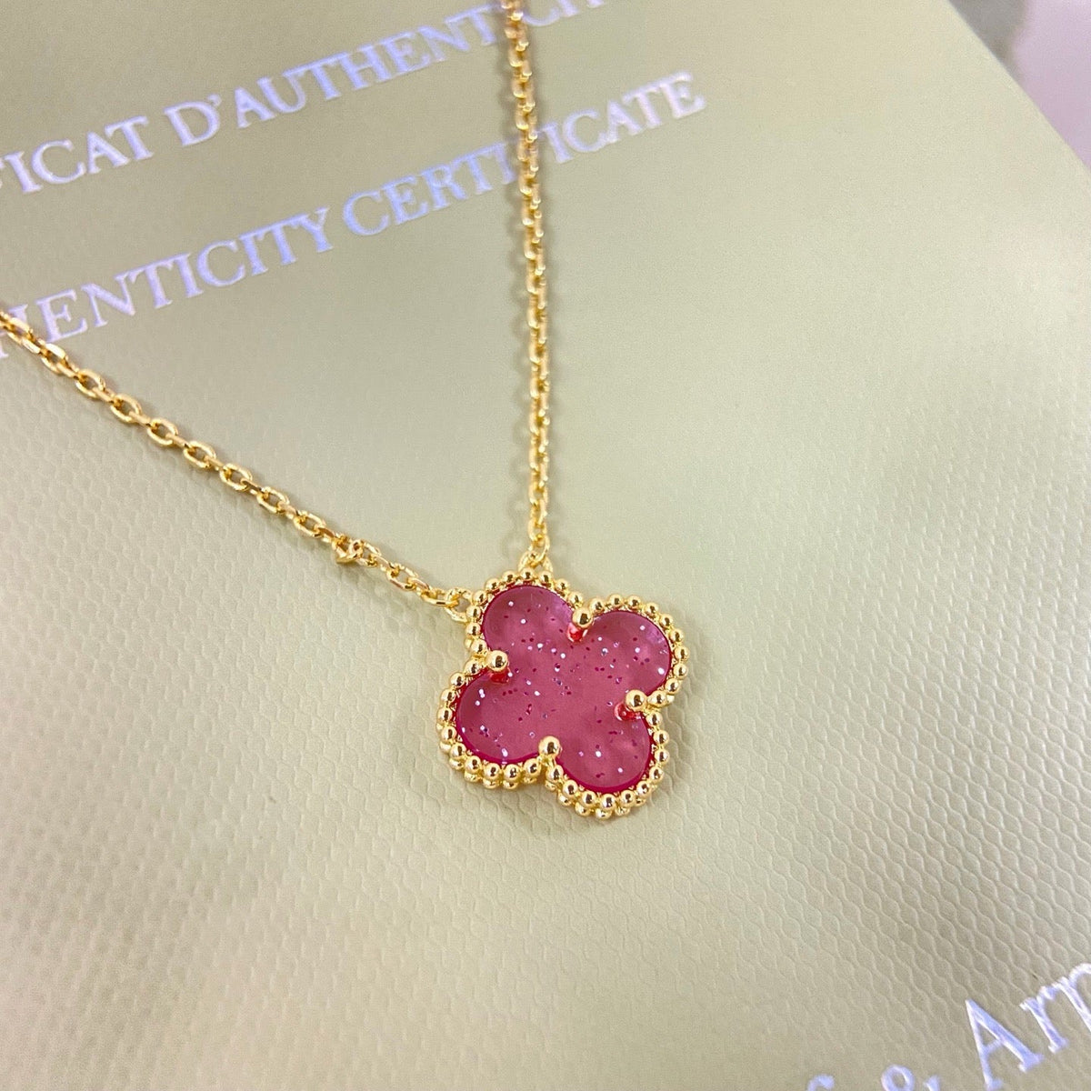 [⭐JeweliWhal]15MM BUBBLE PINK ENAMEL SINGLE-FLOWER FOUR-LEAF CLOVER NECKLACE