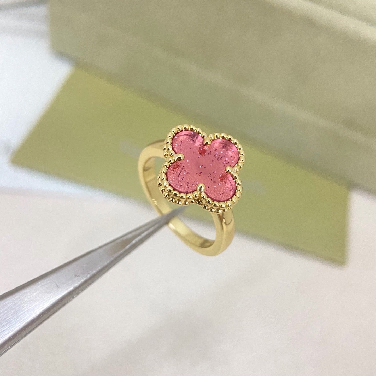 [⭐JeweliWhal]NEW ROSE QUARTZ FOUR-LEAF CLOVER RING