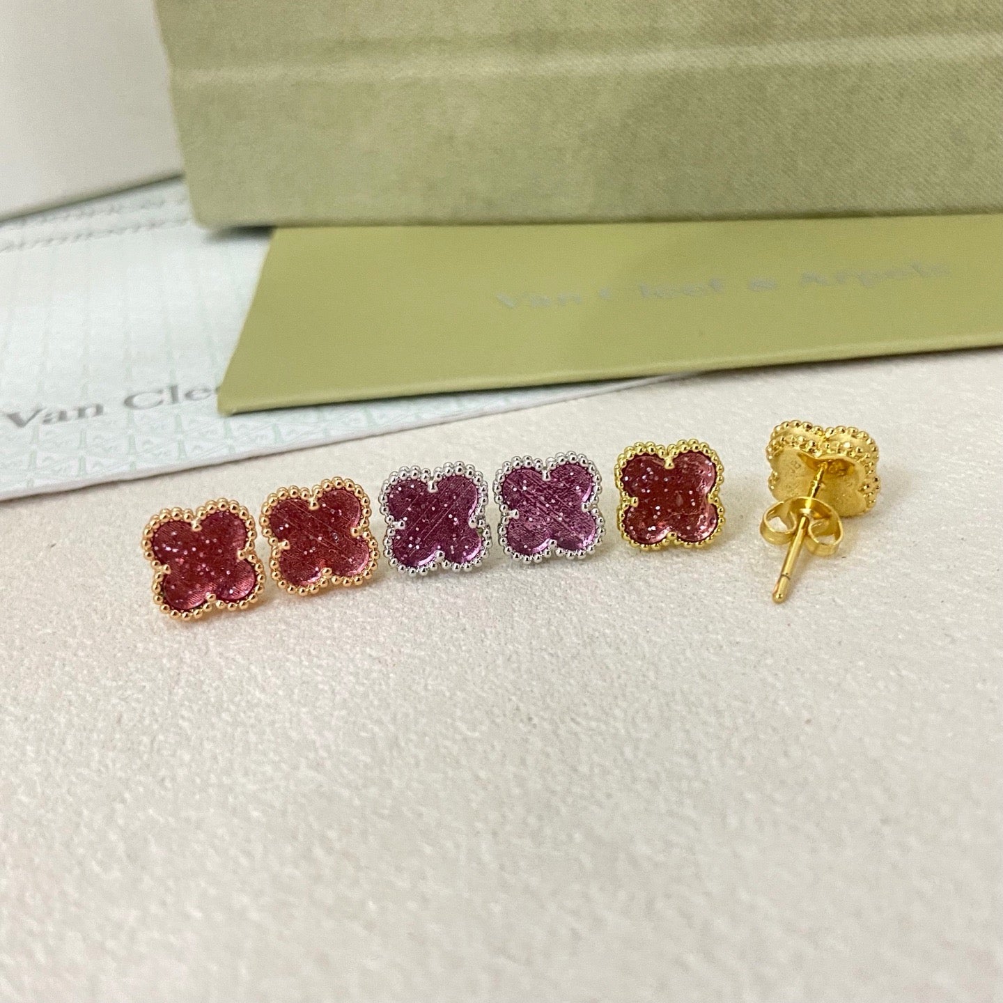 [⭐JeweliWhal]2026 NEW MINI CLOVER 1 MOTIF  BUBBLE PINK ENAMEL