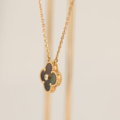 [LUXORA]CLOVER 15MM DIAMOND AND MOTHER-OF-GREY NECKLACE