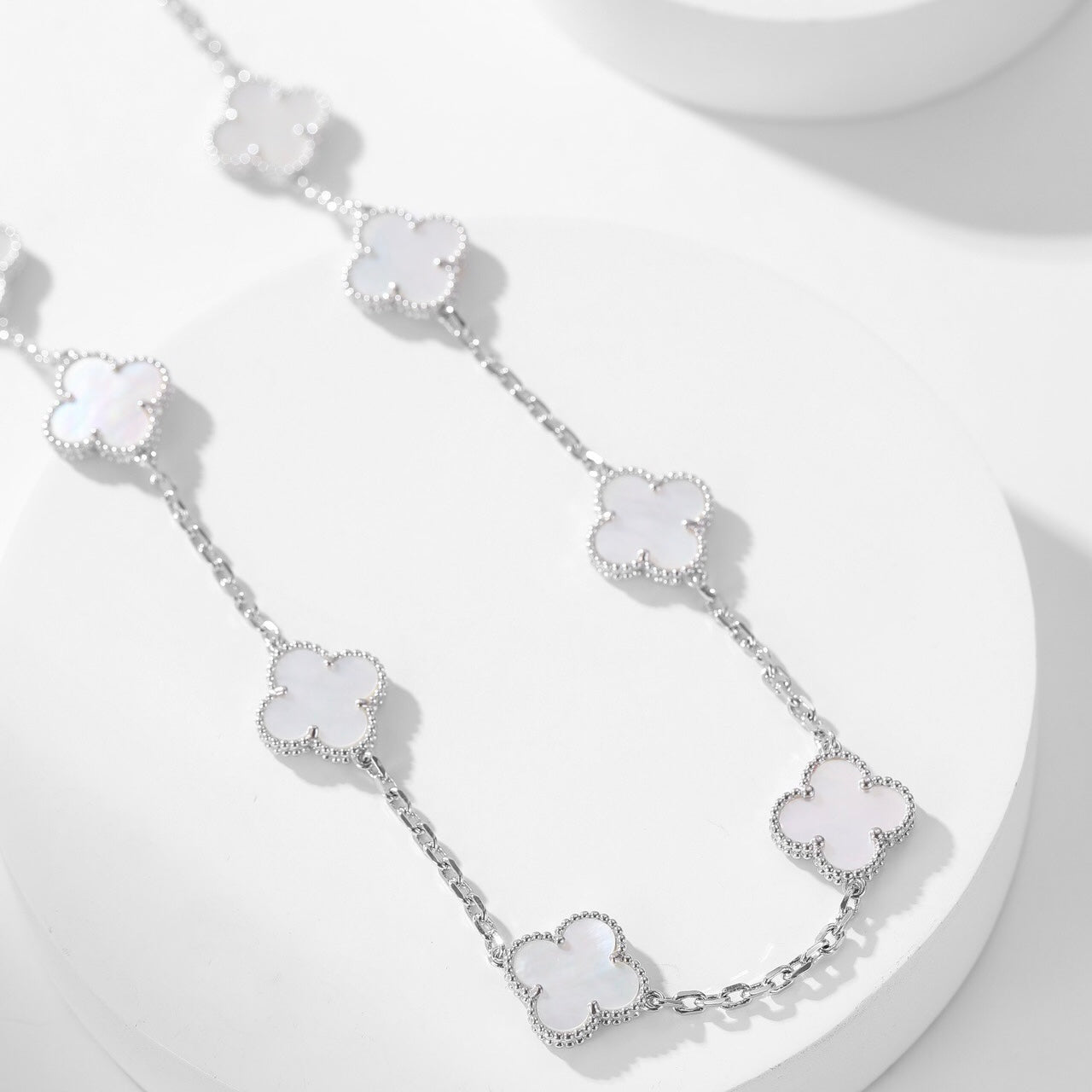 [LUXORA]CLOVER 10 MOTIFS WHITE MOTHER OF PEARL NECKLACE