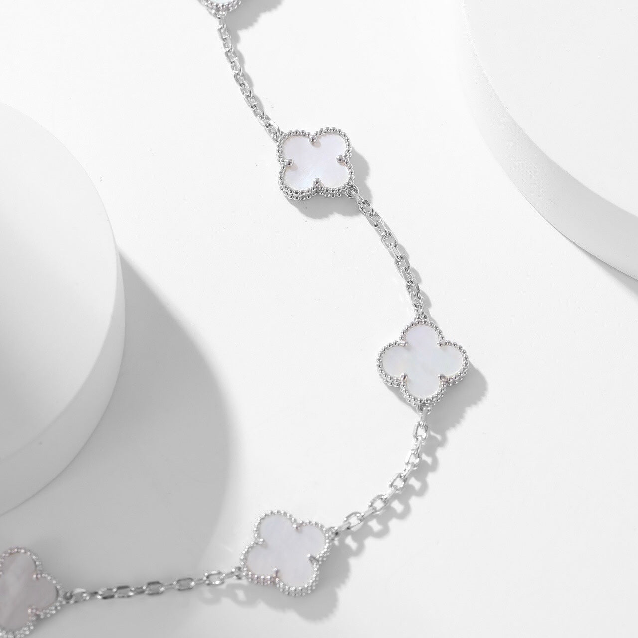 [LUXORA]CLOVER 10 MOTIFS WHITE MOTHER OF PEARL NECKLACE