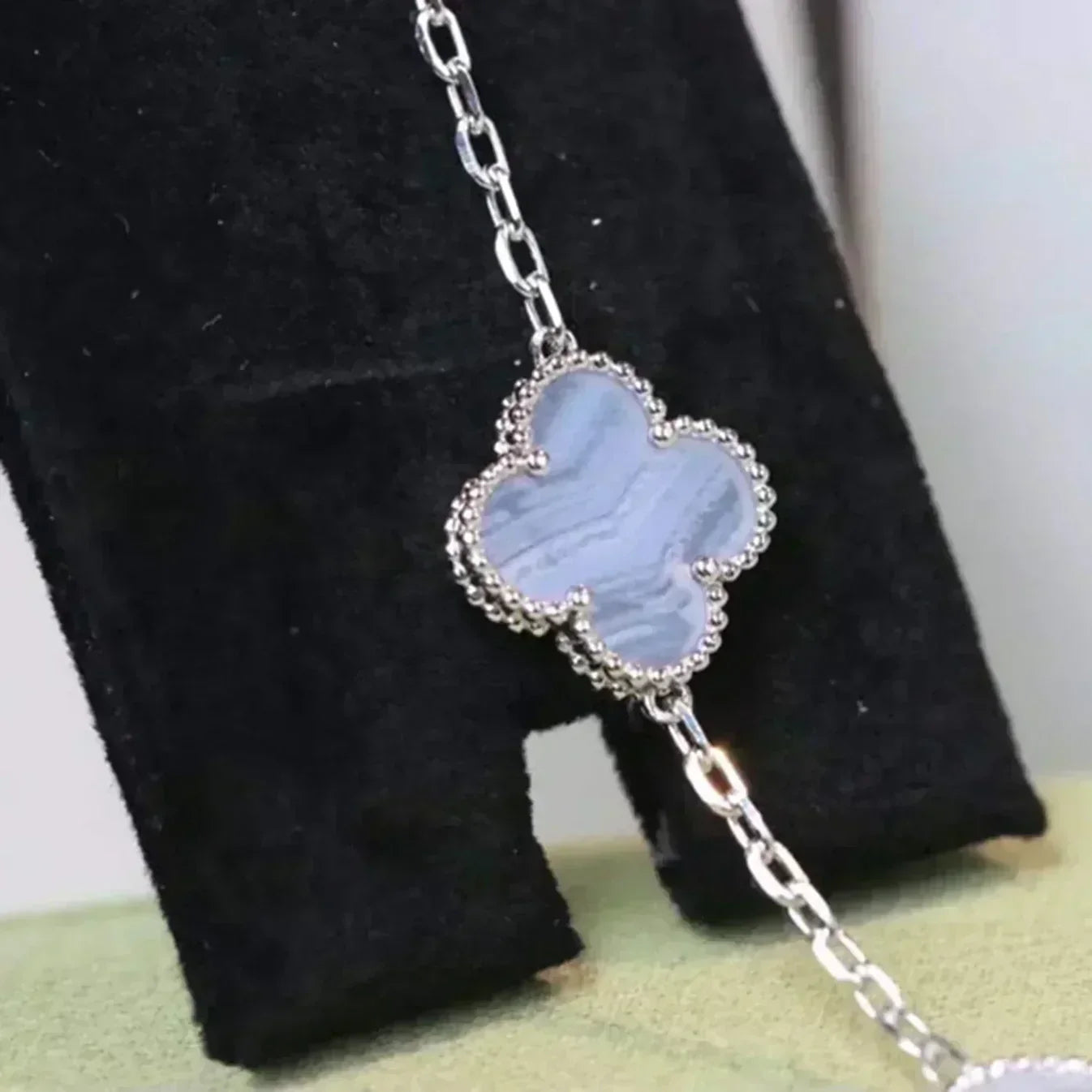 [LUXORA] CLOVER 5 MOTIF PURPLE CHALCEDONY BRACELET COLLECTION