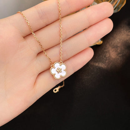[LUXORA]LUCKY  WHITE MOP  PLUM BLOSSOM NECKLACE