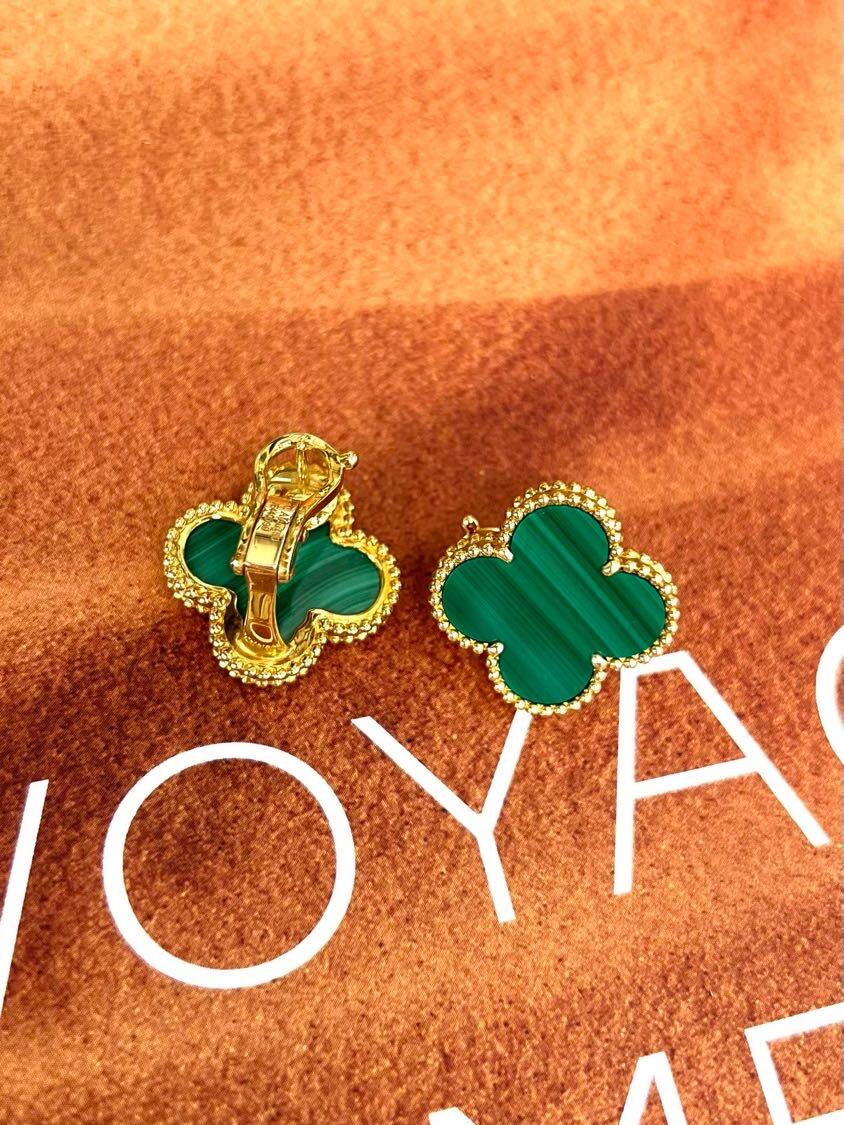 [LUXORA] CLOVER LARGE (20mm) 1 MOTIFS GREENER MOP STUD EARRINGS