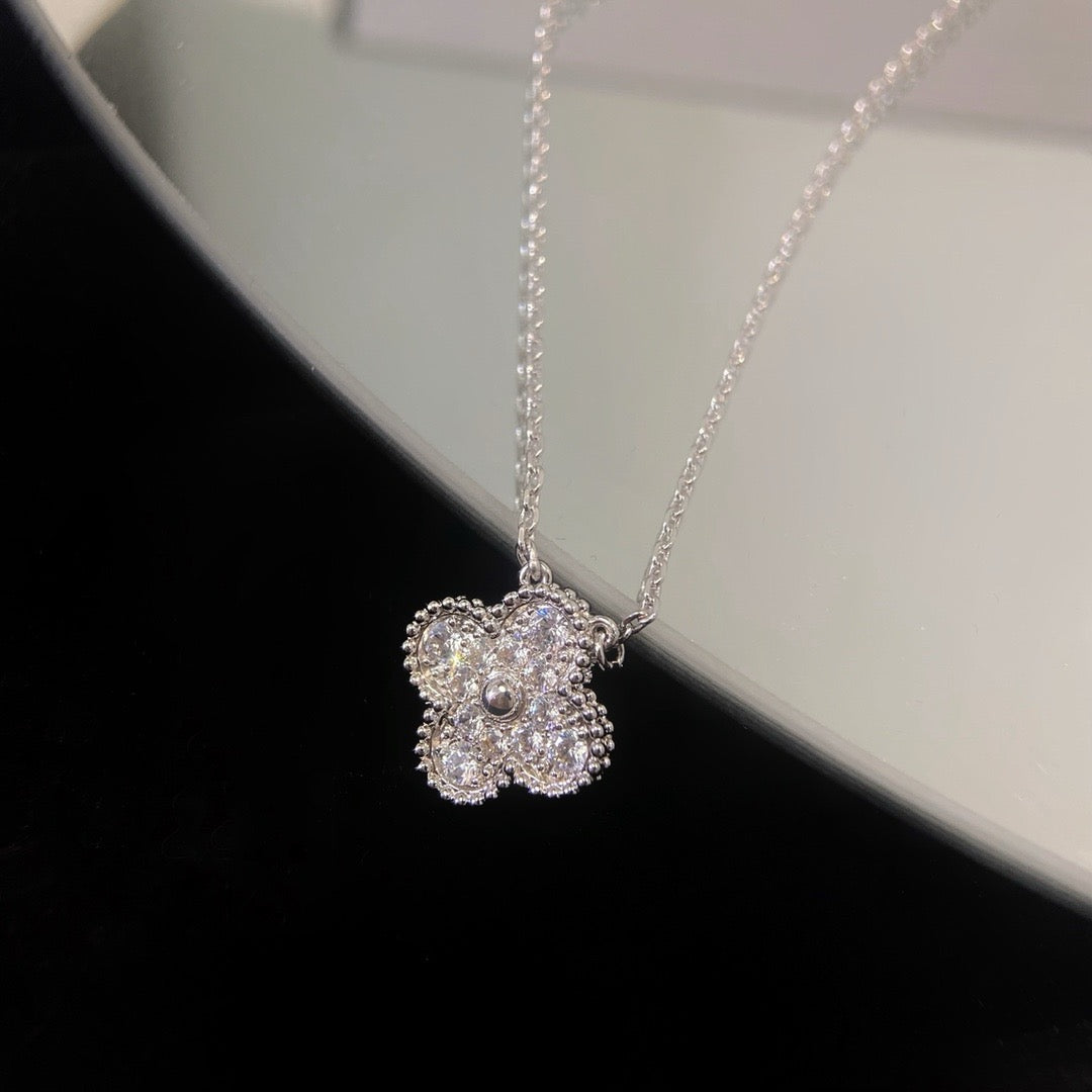 [LUXORA]CLOVER 15MM DIAMOND SINGLE FLOWER NECKLACE