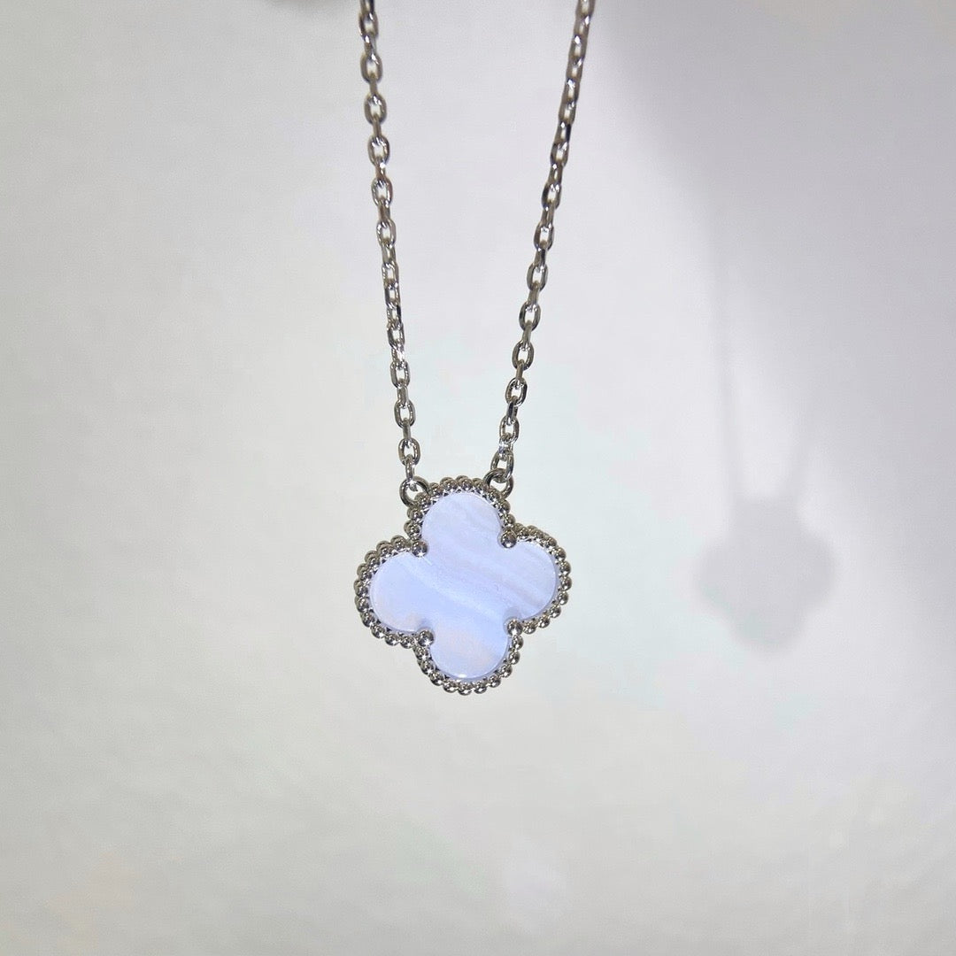[LUXORA]CLOVER 15MM BLUE CHALCEDONY NECKLACE SILVER