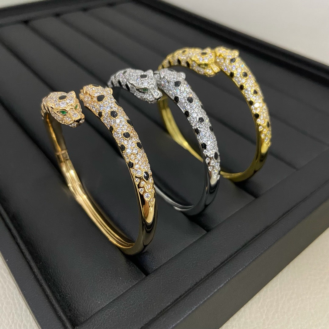 [⭐JeweliWhal]PANTHERE DOUBLE HEADED HALF DIAMOND OPEN BRACELET