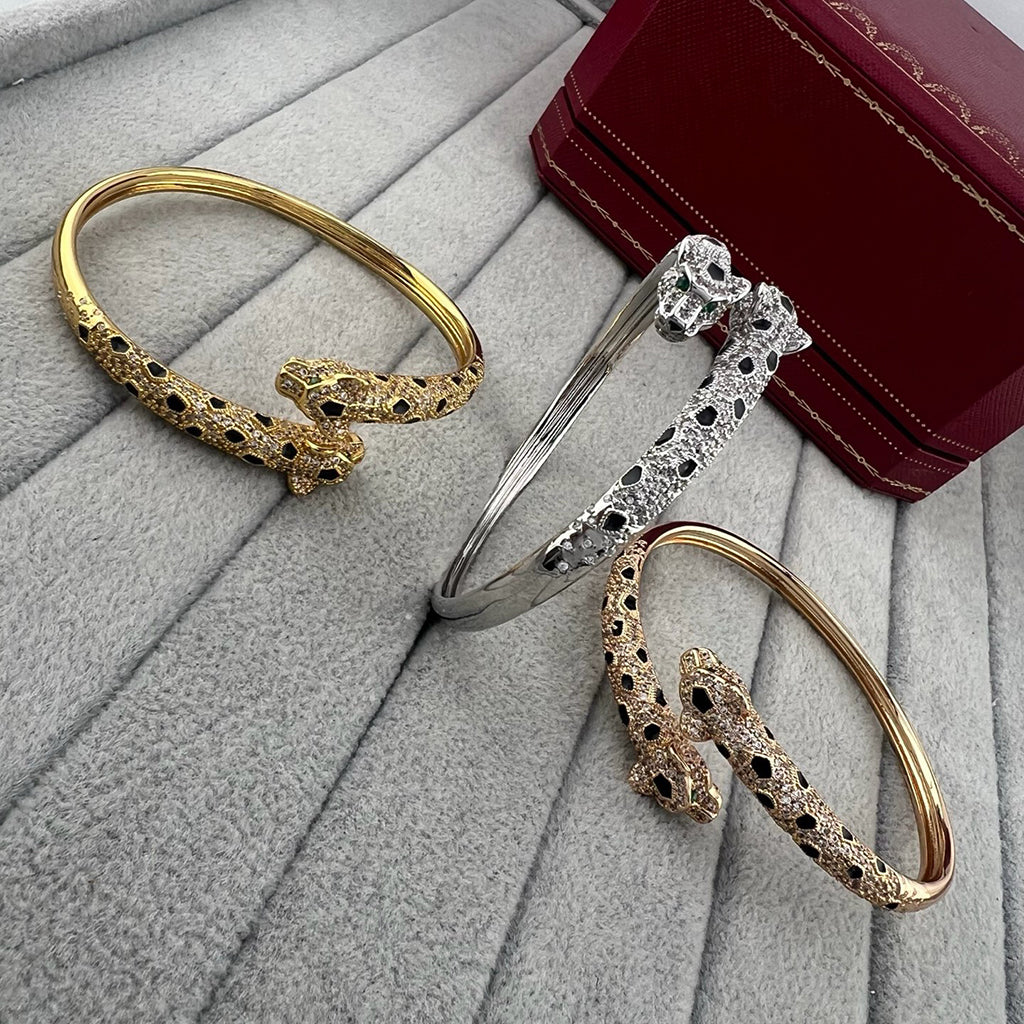 [⭐JeweliWhal]PANTHERE DOUBLE HEADED HALF DIAMOND OPEN BRACELET