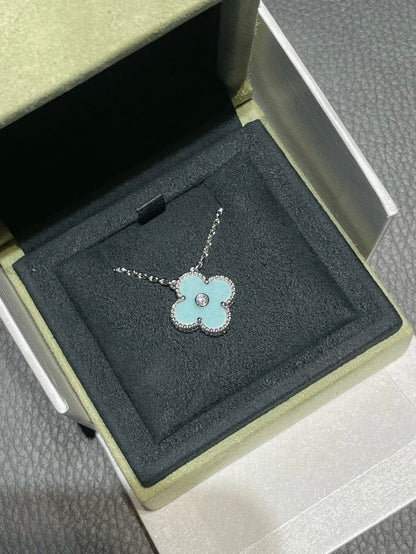 [LUXORA]CLOVER 1 DIAMOND LIGHT BLUE SILVER NECKLACE
