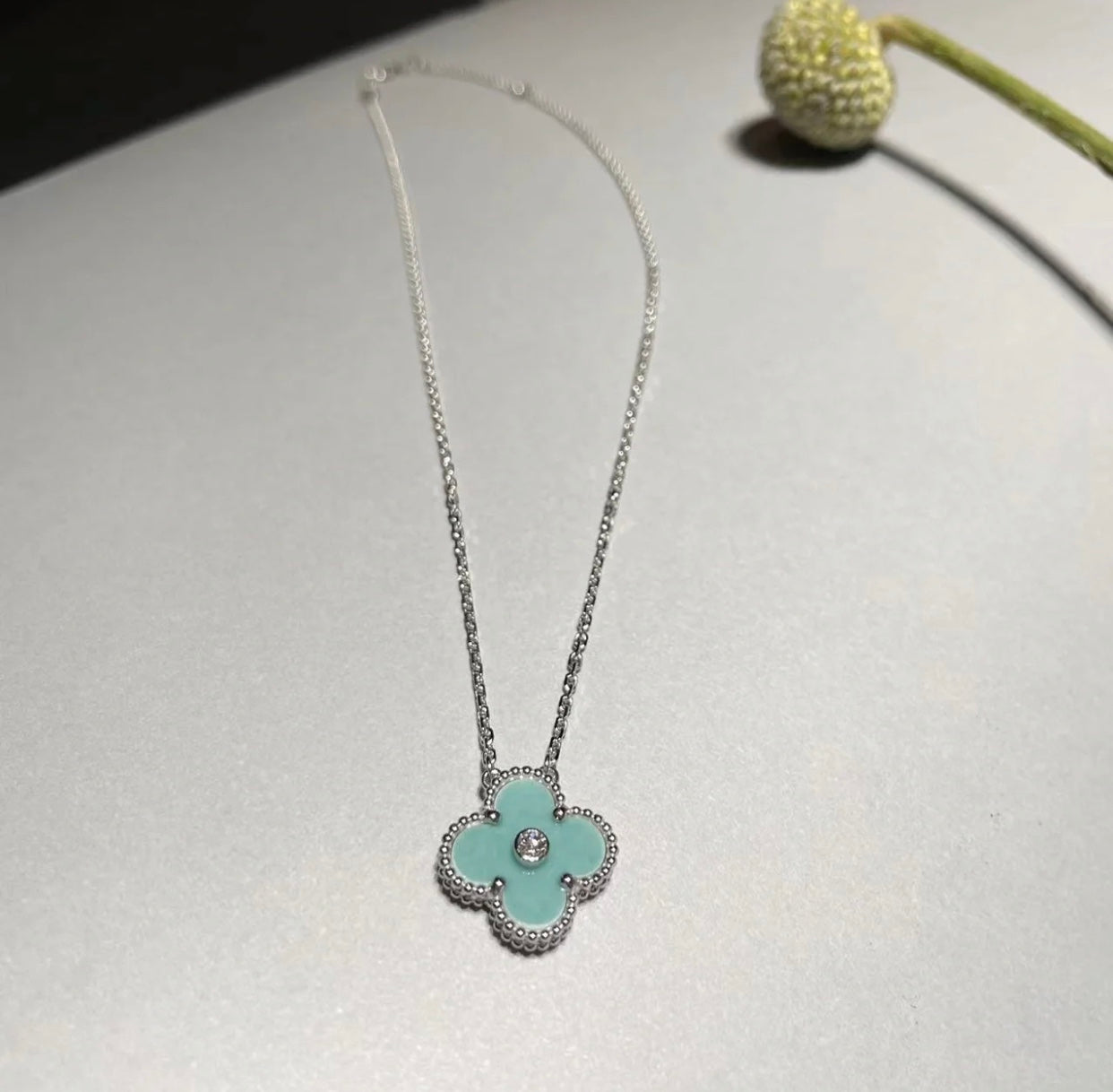 [LUXORA]CLOVER 1 DIAMOND LIGHT BLUE SILVER NECKLACE