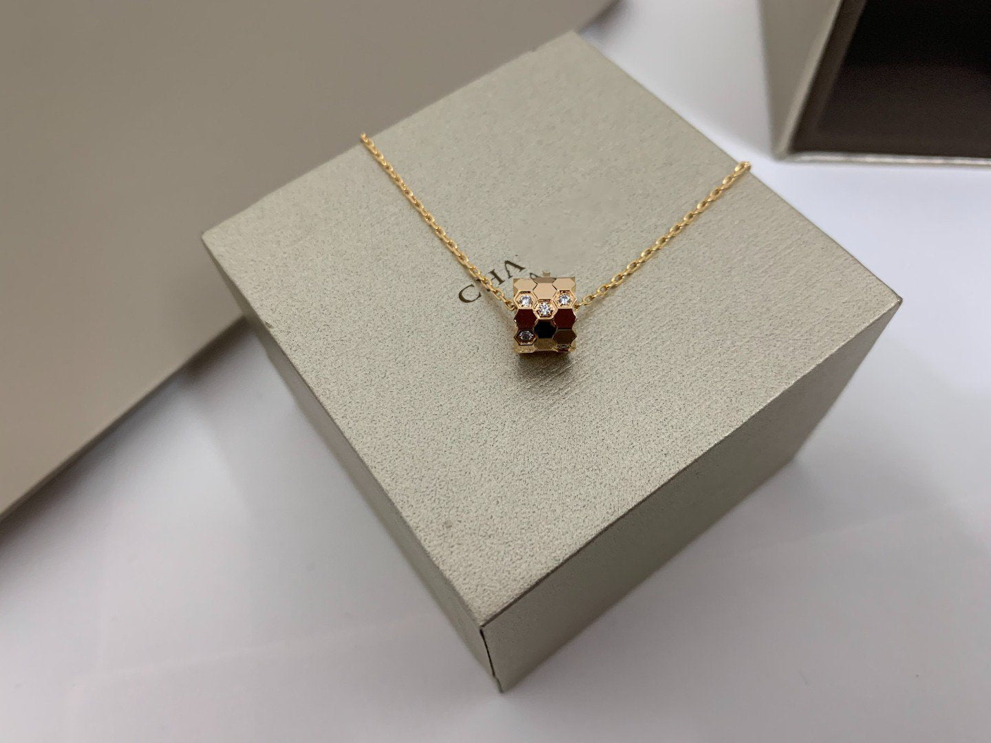[LUXORA]BEE LOVE DIAMOND NECKLACE