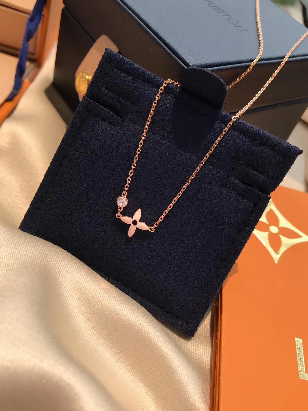 [LUXORA]BLOSSOM PENDANT PINK GOLD AND DIAMOND