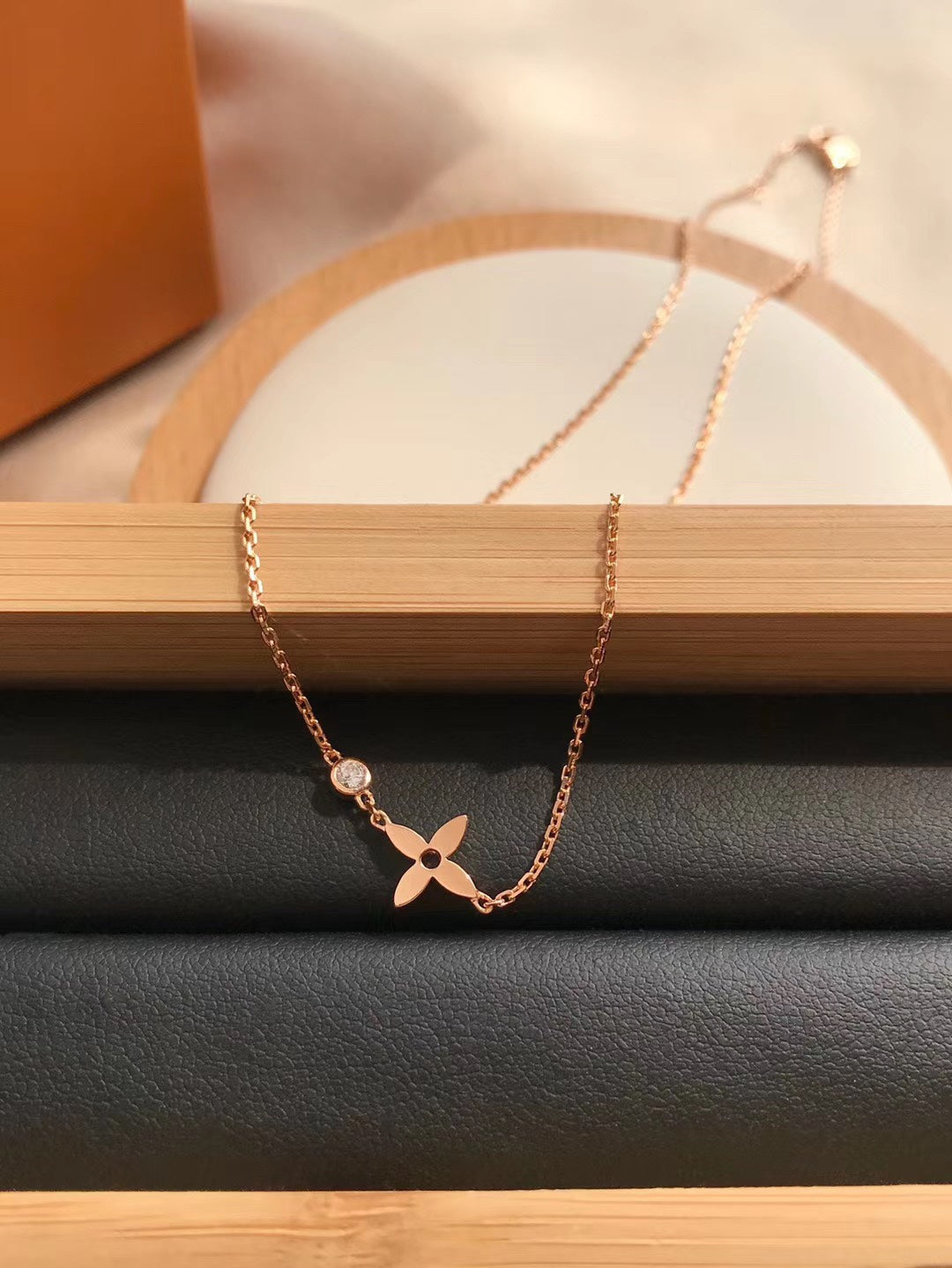 [LUXORA]BLOSSOM PENDANT PINK GOLD AND DIAMOND