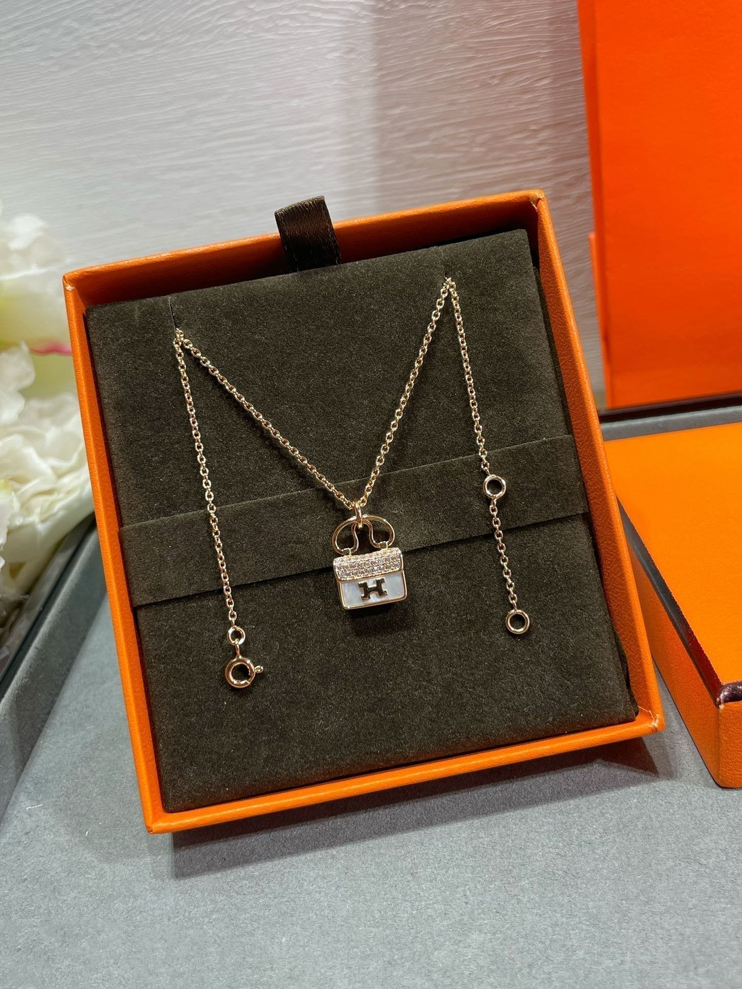 [LUXORA]H CIRCE MOISSANITE PENDANT NECKLACE GOLD