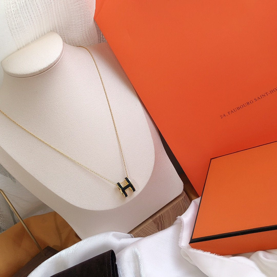 [LUXORA]HM CLIC BLACK ENAMEL GOLD NECKLACE