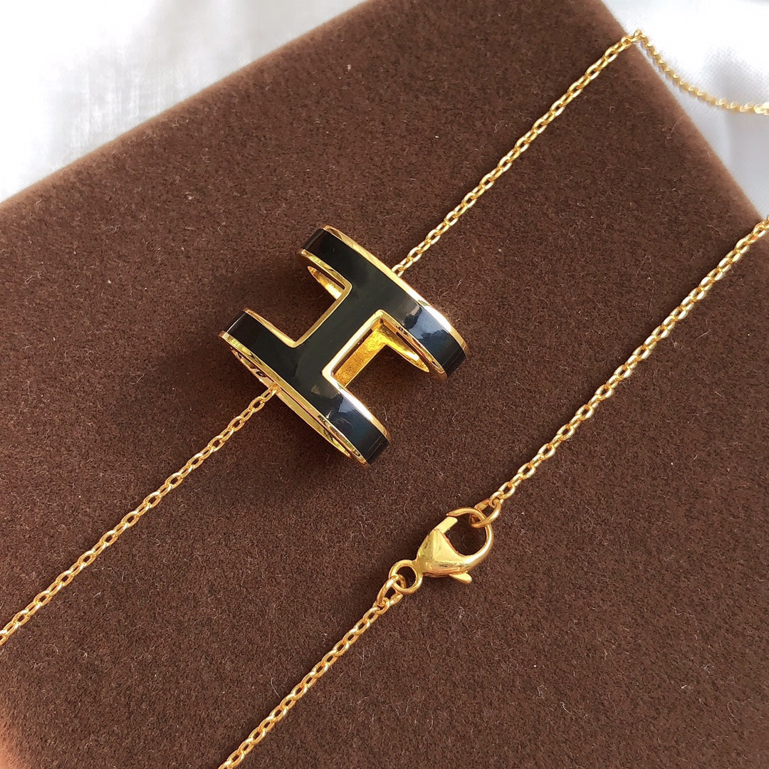 [LUXORA]HM CLIC BLACK ENAMEL GOLD NECKLACE