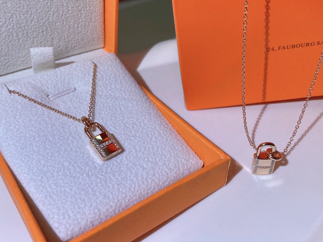 [LUXORA]HM ADVANCED NICHE LOCK HEAD NECKLACE DIAMONDS