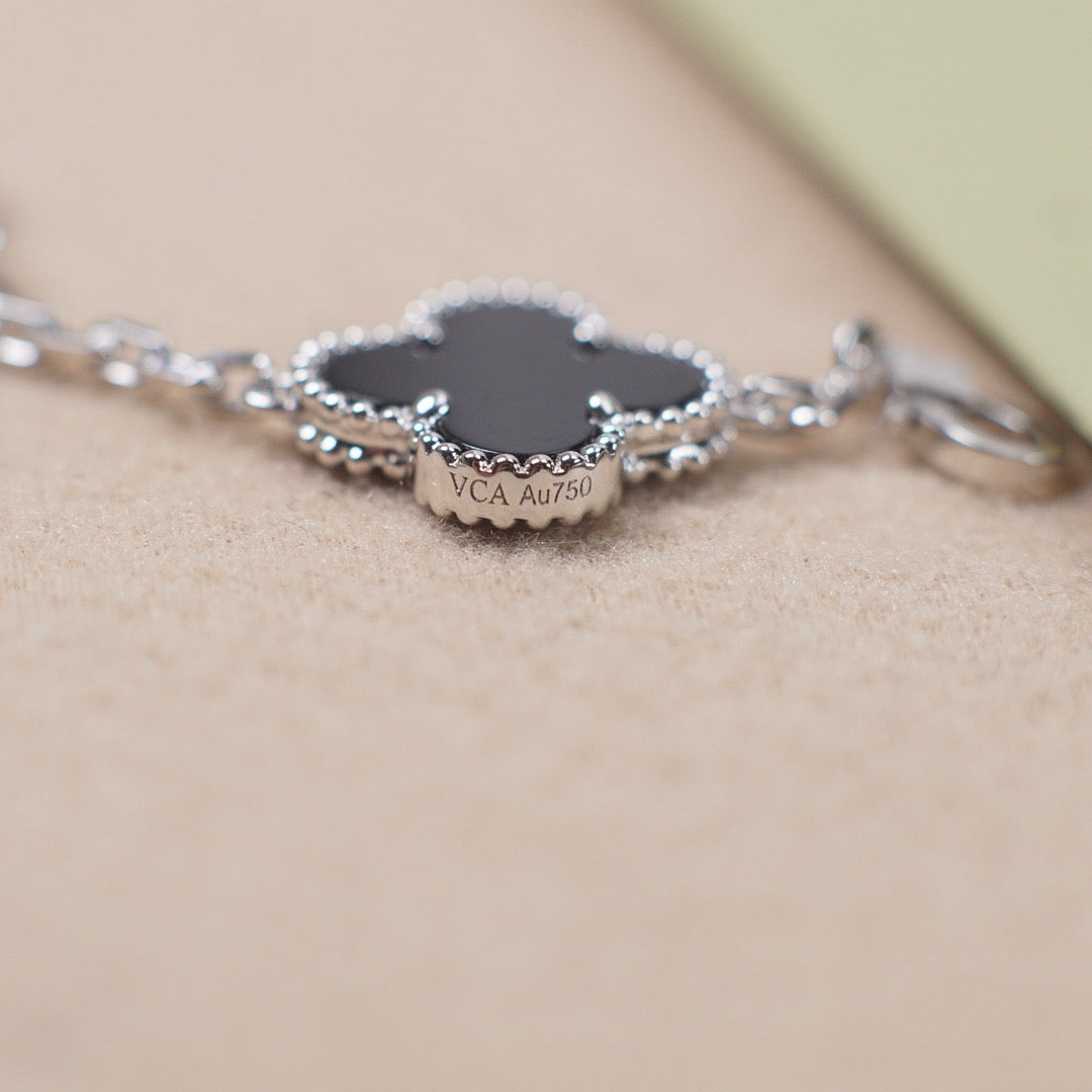 [LUXORA] CLOVER 5 MOTIF ONYXS BRACELET COLLECTION