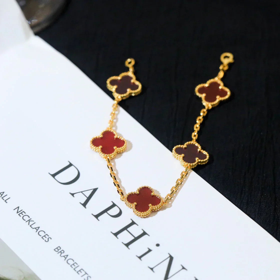 [LUXORA] CLOVER 5 MOTIF RED CORNELIAN BRACELET COLLECTION