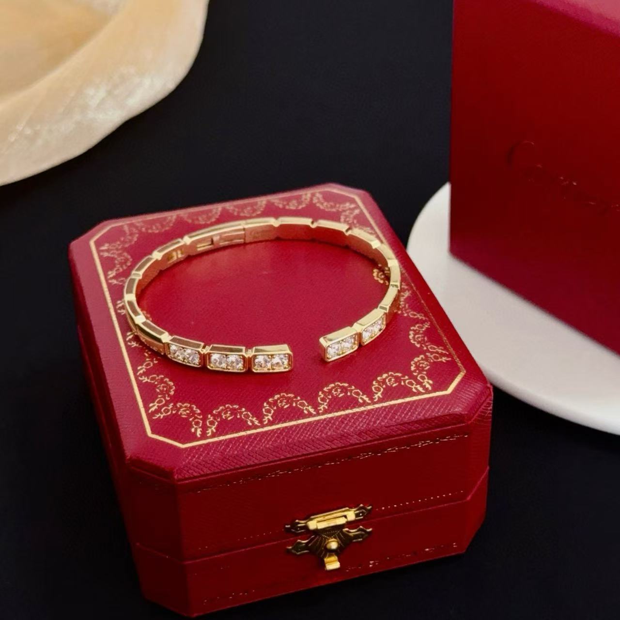 [LUXORA jewelrys]LOVE DIAMOND OPEN  BRACELET