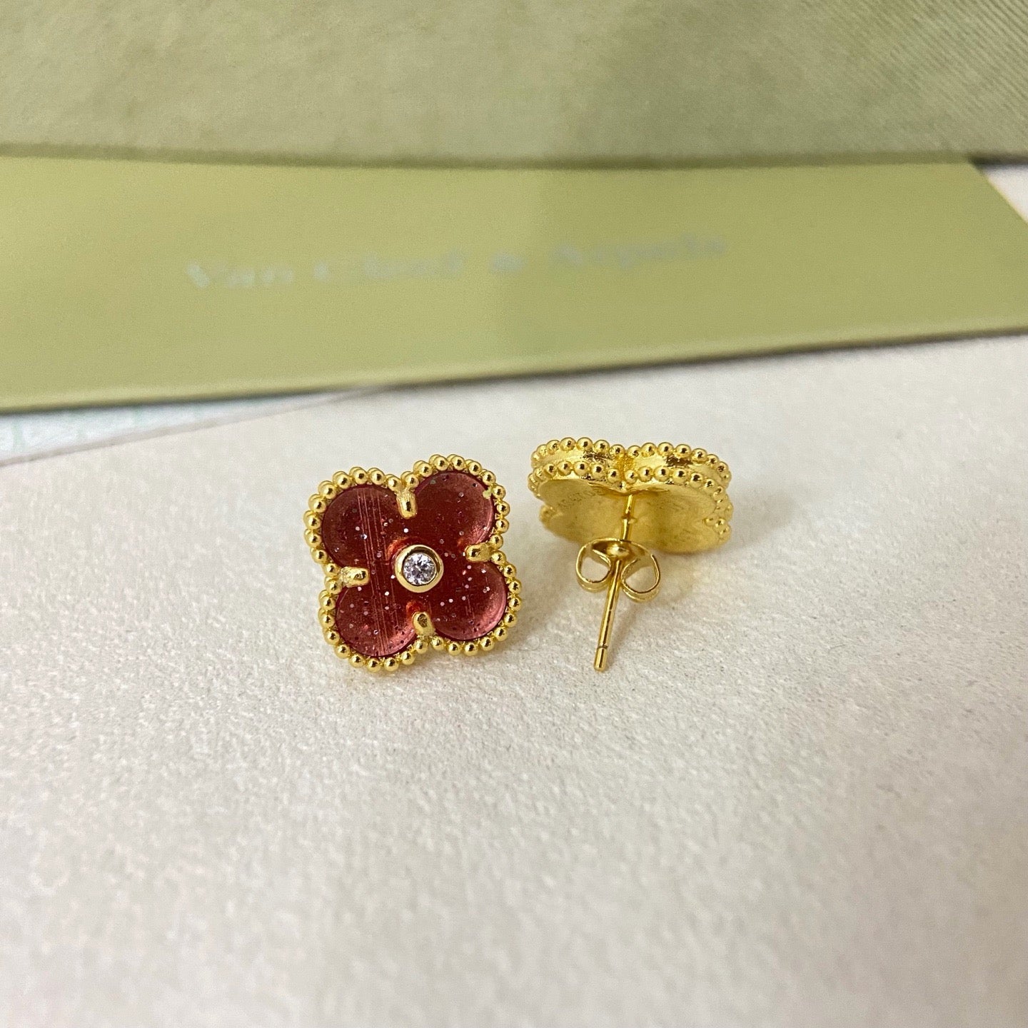 [⭐JeweliWhal]2026 NEW  CLOVER 1 MOTIFPINK ENAMEL STUD EARRINGS WITH DIAMONDS