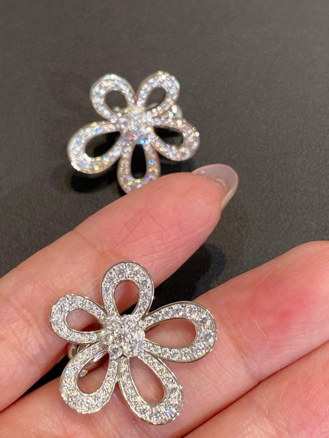[LUXORA]FLOWERLACE EARRINGS FULL DIAMONDS