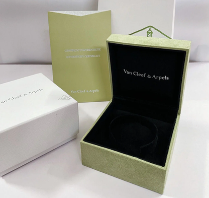 [LUXORA]CLOVER 15MM LASER NECKLACE AND BOX