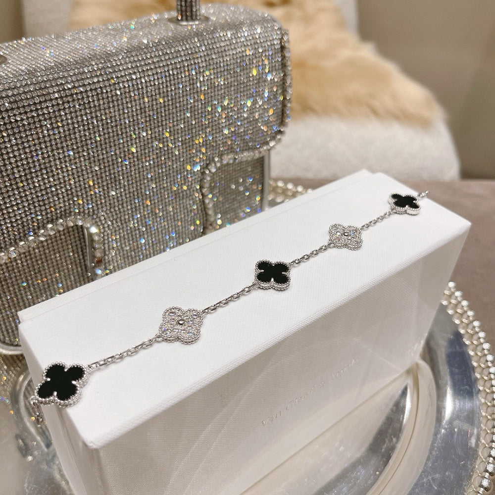 [LUXORA] CLOVER 5 MOTIF ONYXS BRACELET COLLECTION