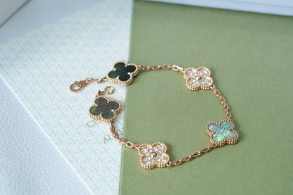 [LUXORA] CLOVER 5 MOTIF GRAY MOP BRACELET COLLECTION
