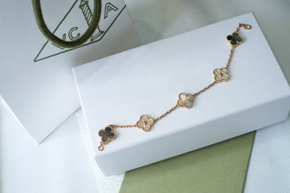 [LUXORA] CLOVER 5 MOTIF GRAY MOP BRACELET COLLECTION