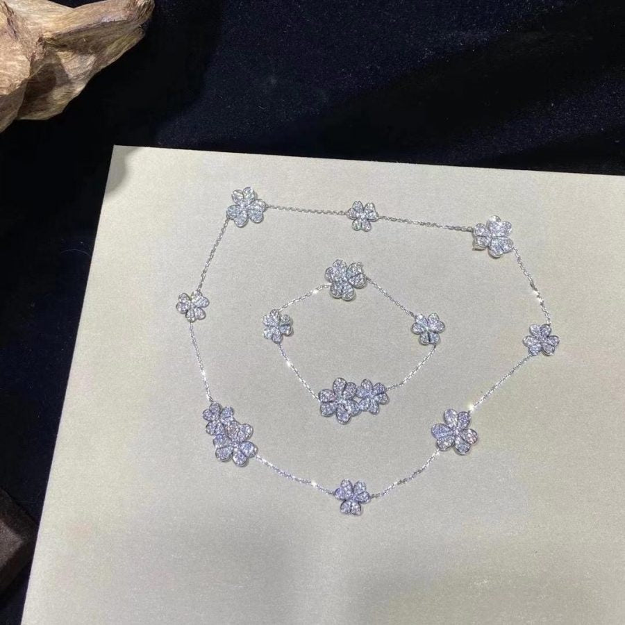 [LUXORA]FRIVOLE SILVER 5 FLOWERS BRACELET