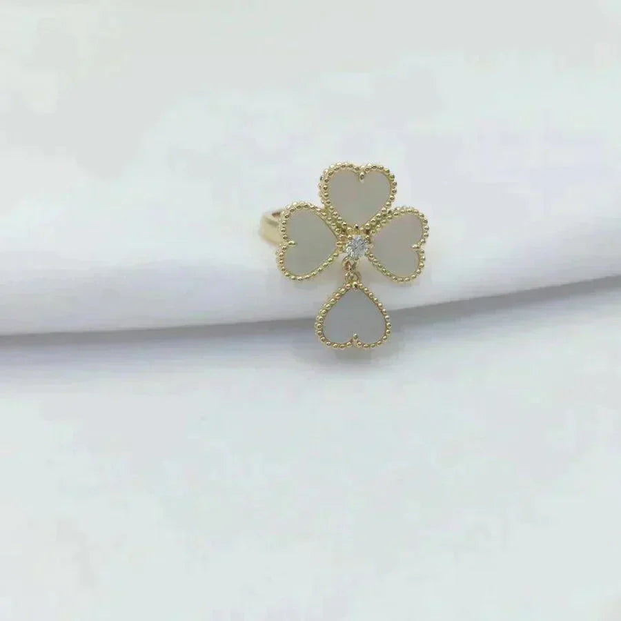 [LUXORA]SWEET CLOVER WHITE MOP RING