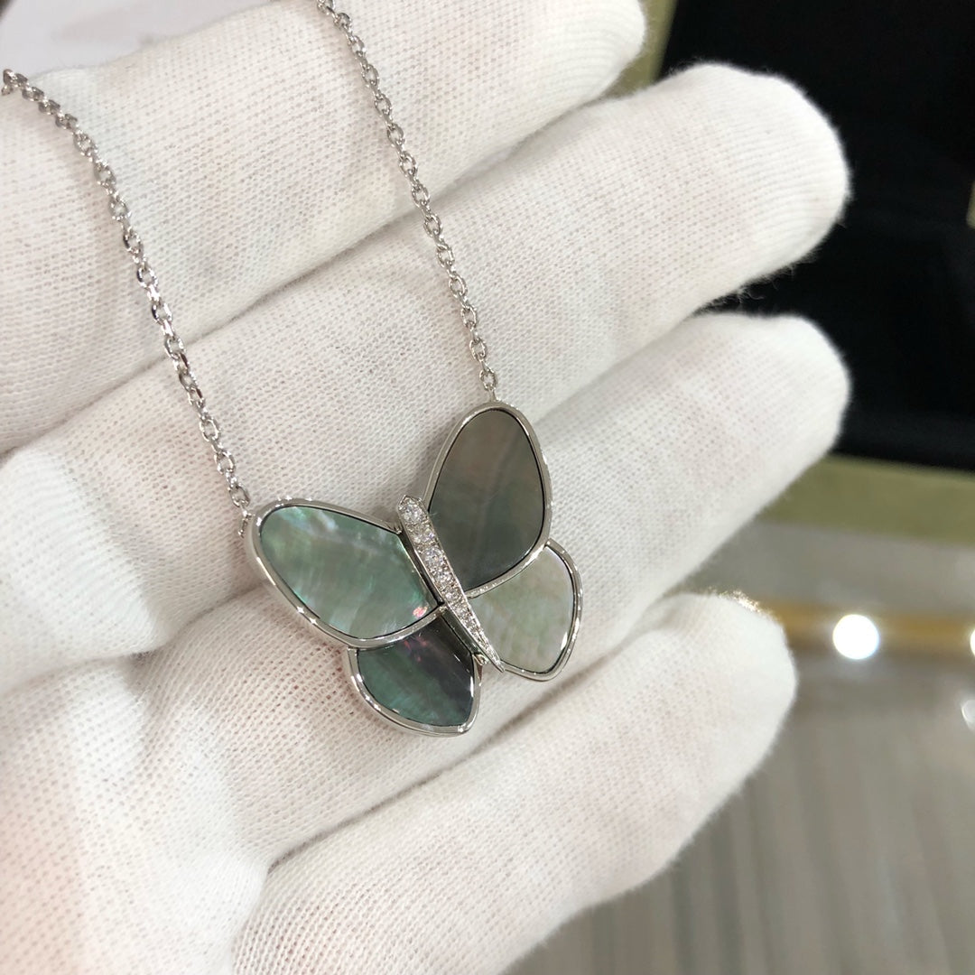 [LUXORA]LARGE BUTTERFLY SILVER PENDANT DIAMOND NECKLACE