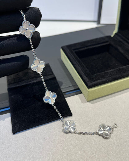 [LUXORA] CLOVER 5 MOTIF LASER BRACELET COLLECTION