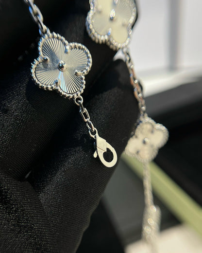 [LUXORA] CLOVER 5 MOTIF LASER BRACELET COLLECTION