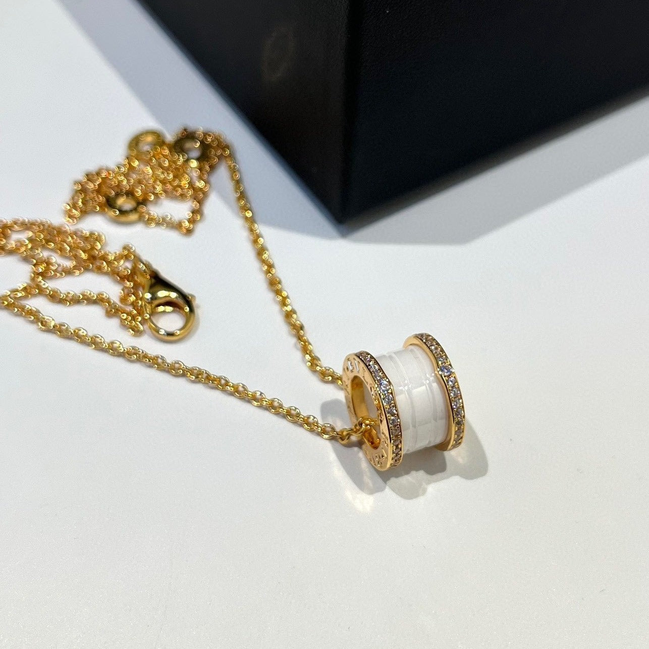 [LUXORA]ZERO 1 WHITE CERAMIC DIAMOND PINK GOLD NECKLACE